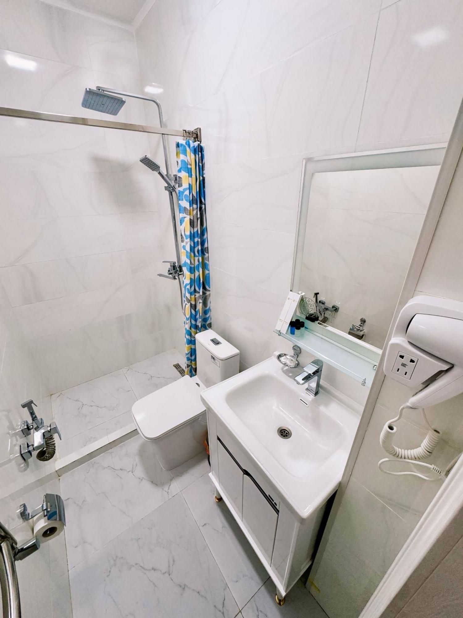 Ideal Hotel Νούκους Εξωτερικό φωτογραφία