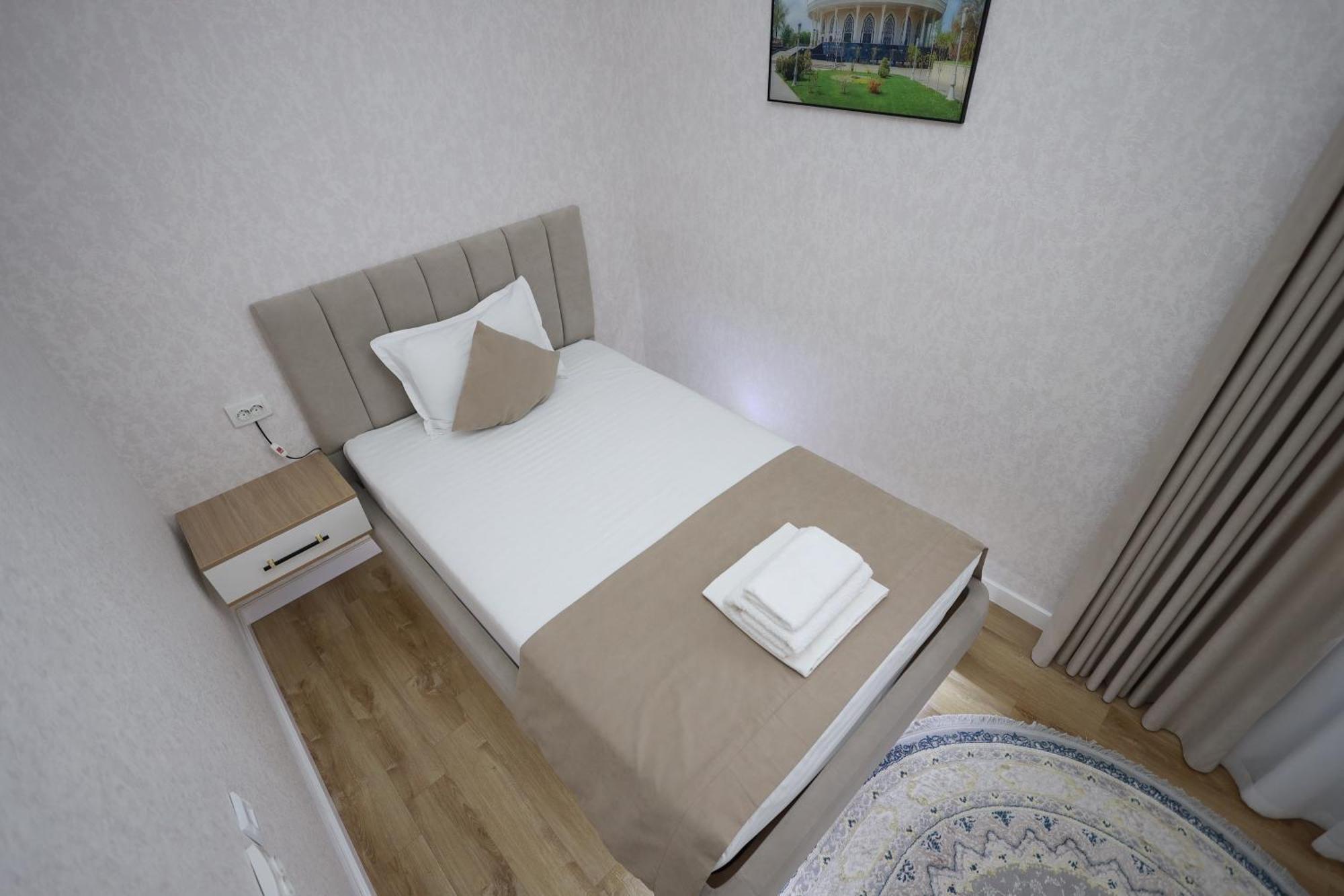 Ideal Hotel Νούκους Εξωτερικό φωτογραφία