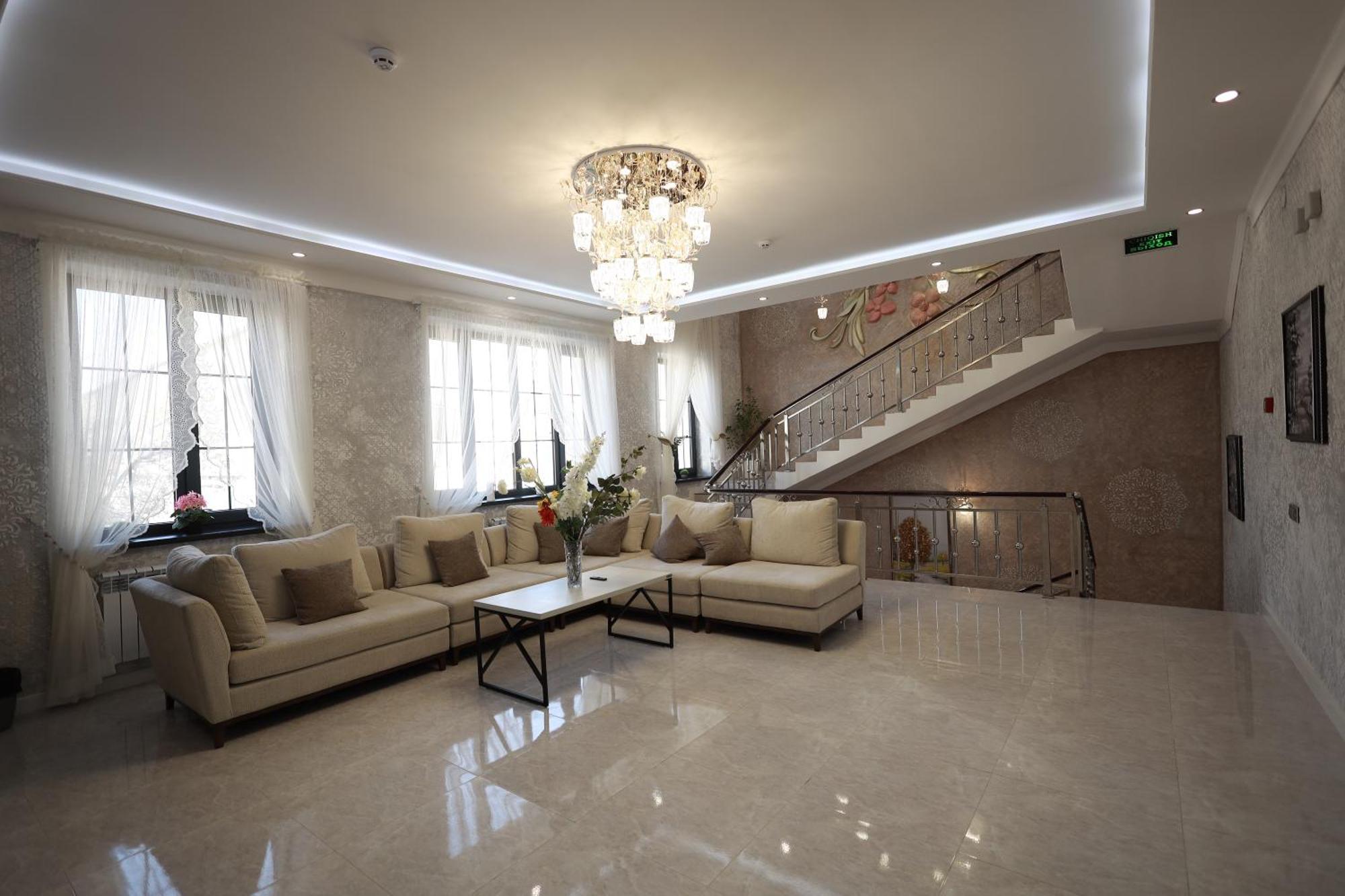 Ideal Hotel Νούκους Εξωτερικό φωτογραφία